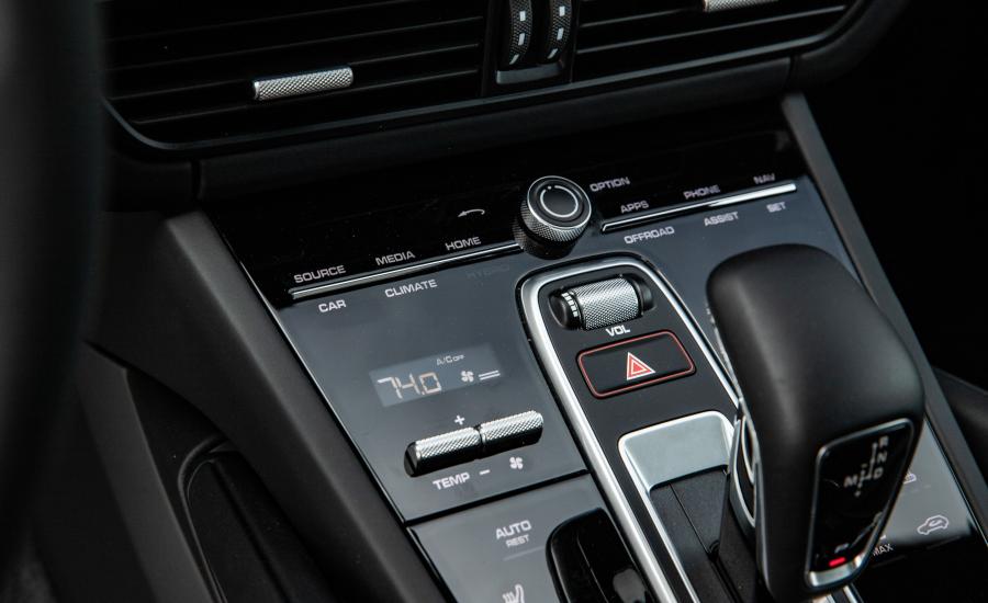 Детали интерьера Porsche Cayenne S (PO536) 2018 года  (NA) (фото 34 из 40)
